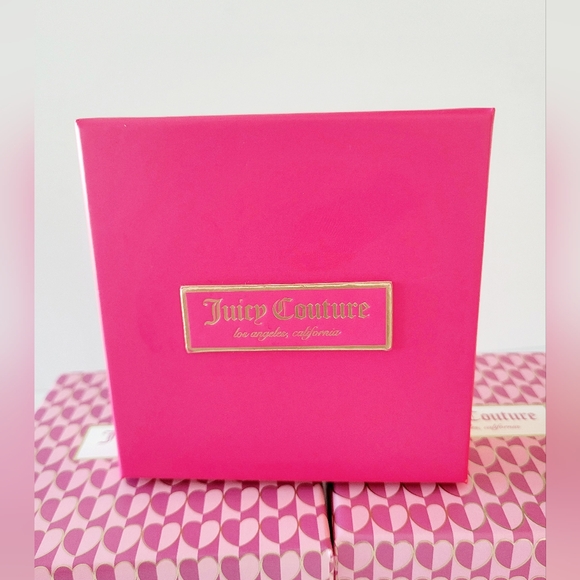 Juicy Couture Gold Charm Bracelet with Heart and Crown - Picture 2 of 2